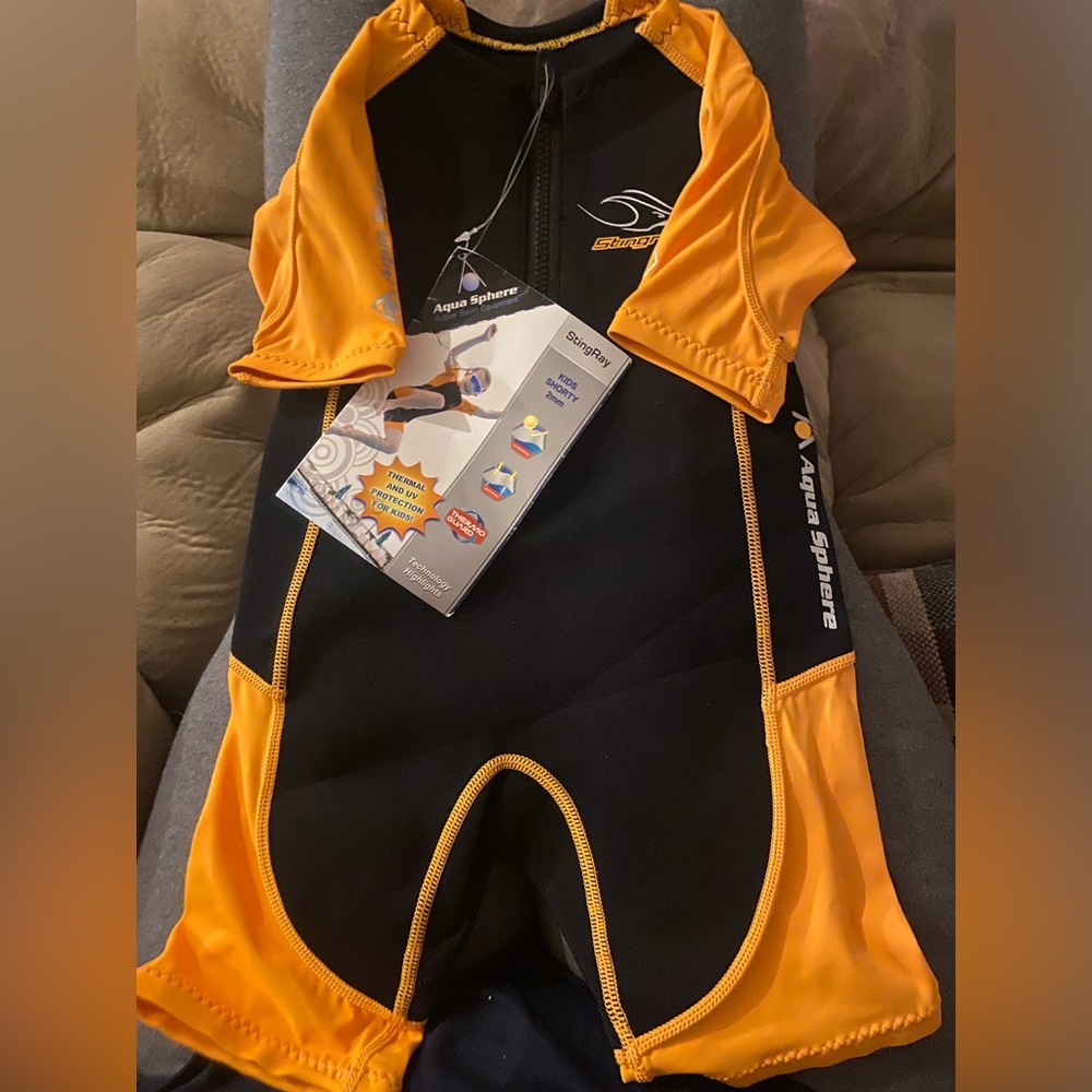 Stingray Aqua sphere Kid wet suit size 6